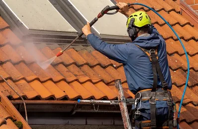 Démoussage et hydrofuge de toiture à Lauroux